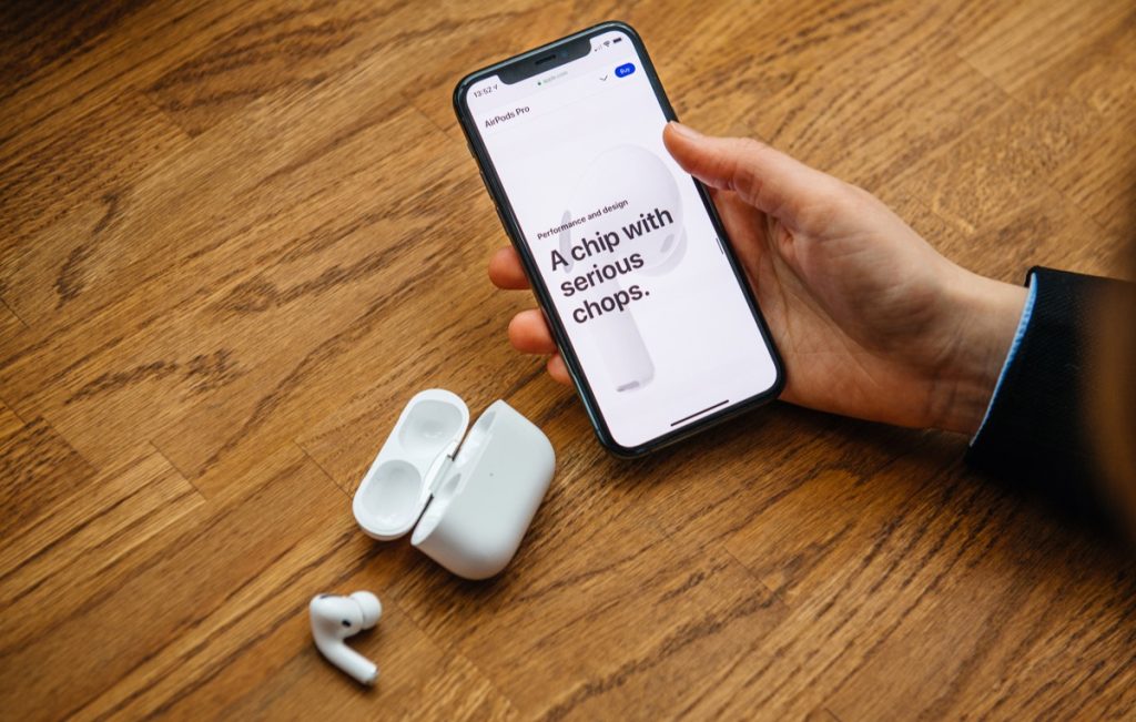 Một cặp AirPod Pro