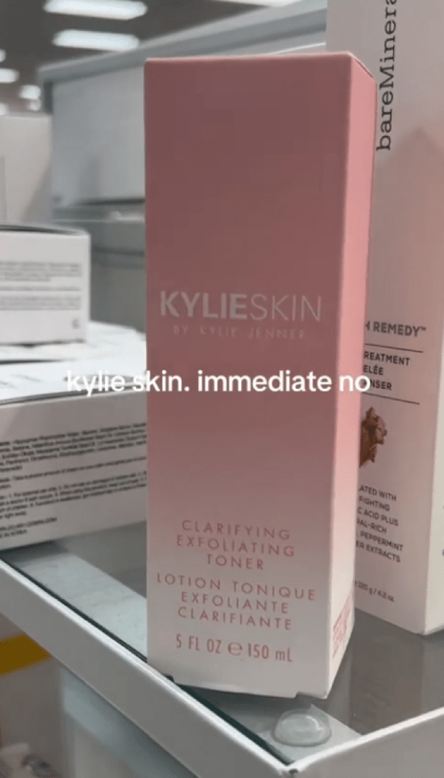 sữa rửa mặt Kylie