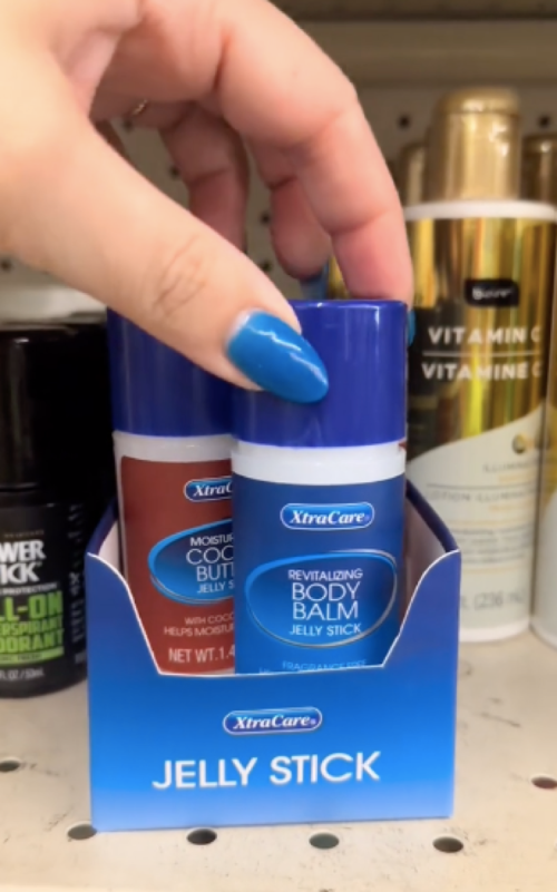 Video TikTok về bản sao của Dollar Tree cho các sản phẩm Vaseline