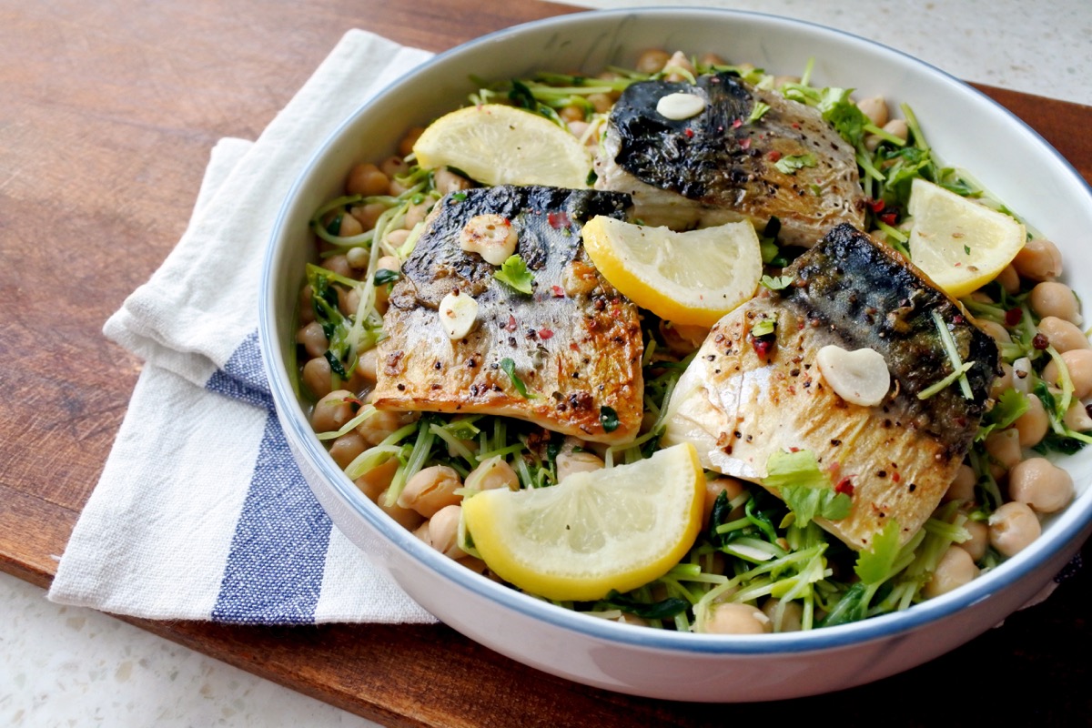 Mackerel fish stew with pan-fried