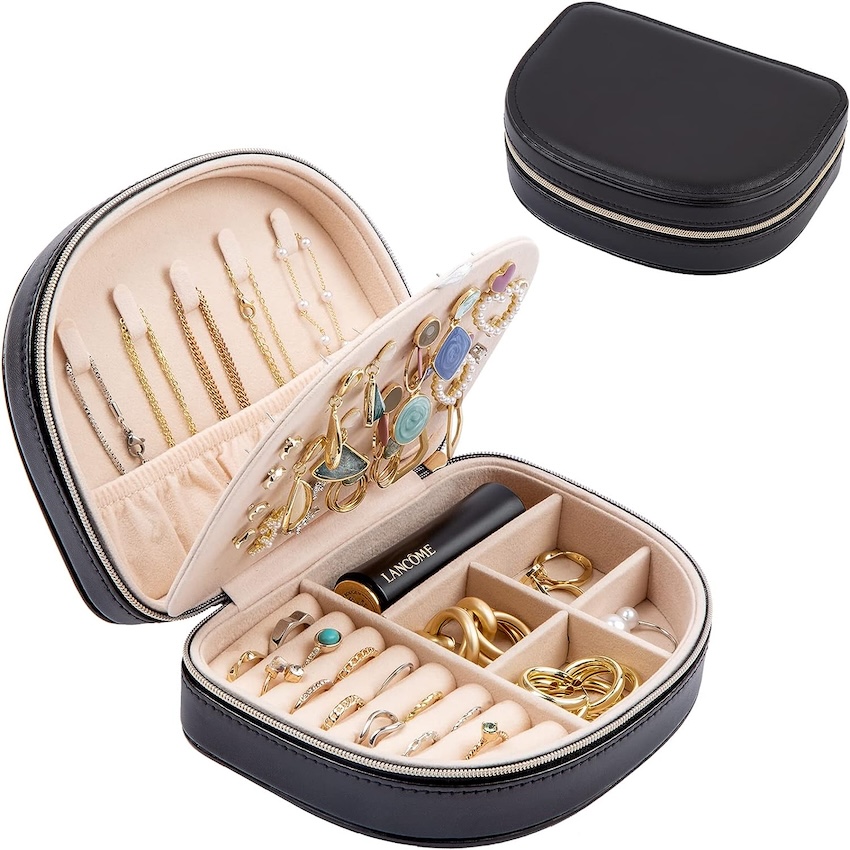 Travel jewelry case