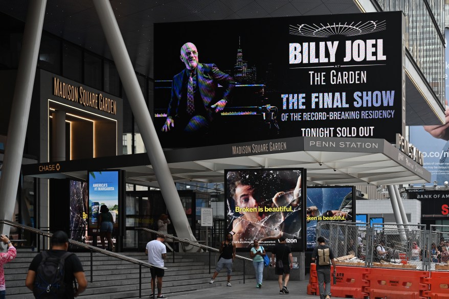 Toàn cảnh buổi lễ tưởng niệm buổi biểu diễn trọn đời lần thứ 150 của Billy Joel và buổi biểu diễn cuối cùng trong thời gian lưu trú của ông tại Madison Square Garden vào ngày 25 tháng 7 năm 2024 tại Thành phố New York.