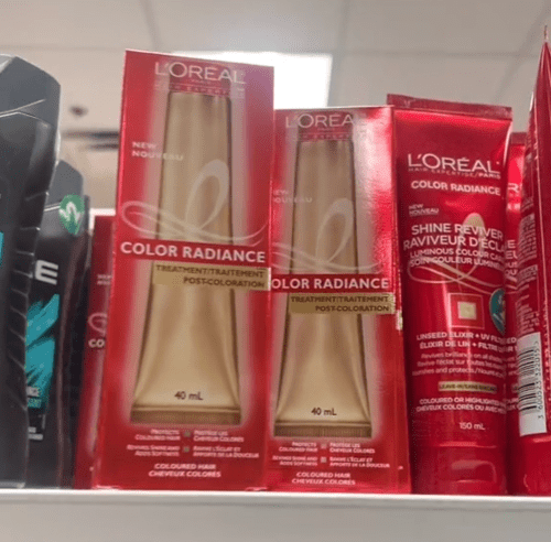 Trưng bày sản phẩm L'Oreal tại Dollar Tree