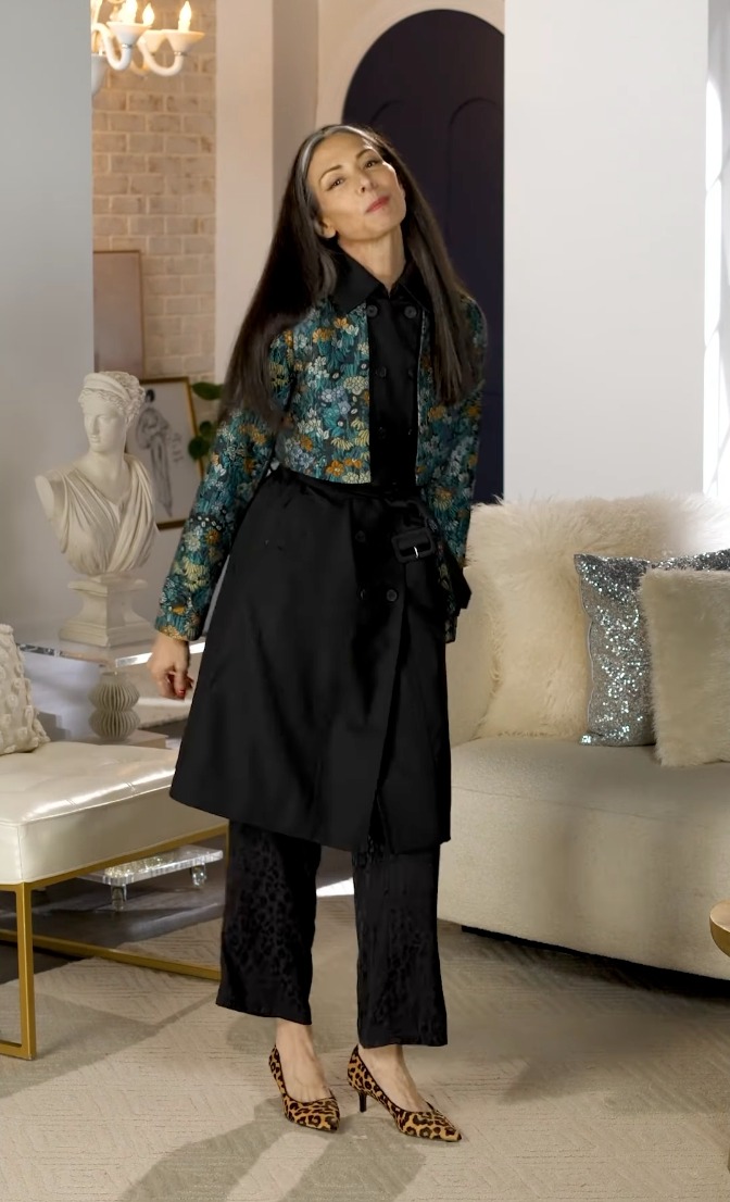 Stacy London trong chiếc áo khoác dài