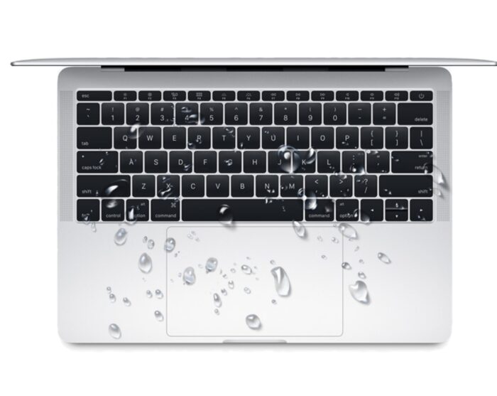 MacBook bị đổ nước