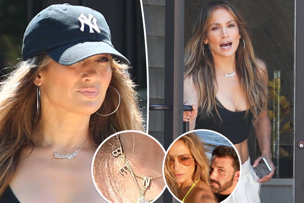 Jennifer Lopez bỏ vòng cổ Ben để lấy vòng cổ có tên cô