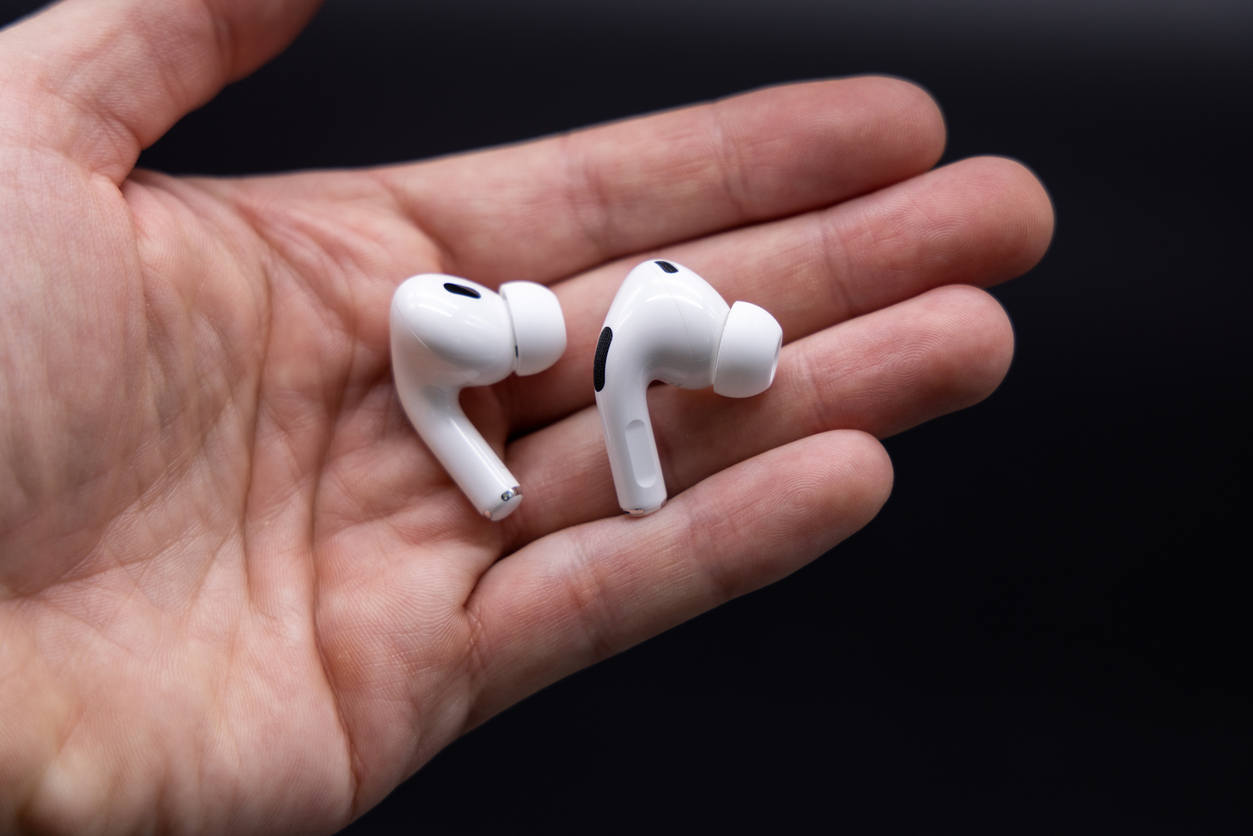 Cách Reset AirPods, Theo Các Chuyên Gia Của Apple — Best Life