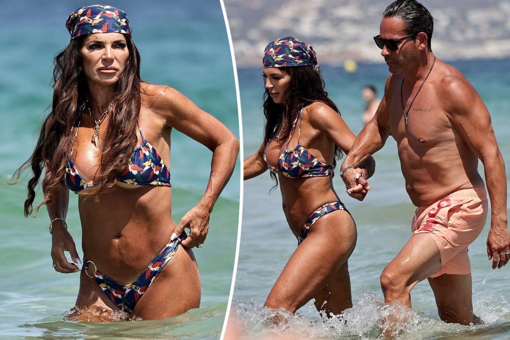 Teresa Giudice rám nắng và chồng Luis Ruelas vui đùa trên sóng biển trong kỳ nghỉ ở Ibiza