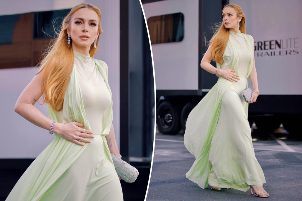 Lindsay Lohan toát lên vẻ đẹp ‘nữ thần’ trong bộ váy thanh thoát tại Triển lãm D23 Expo của Disney