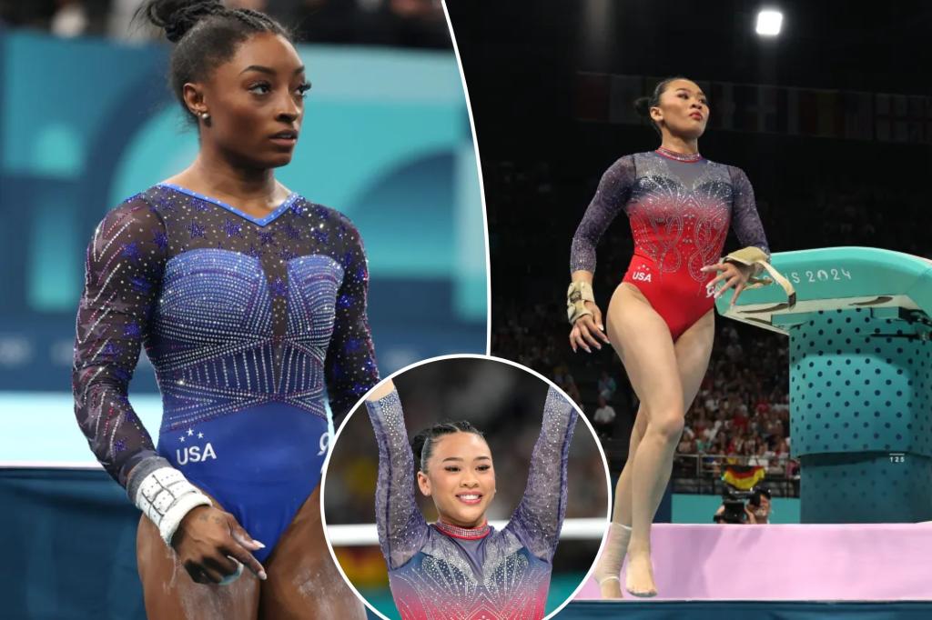 Suni Lee và Simone Biles diện bộ đồ bó sát lấp lánh trong trận chung kết Olympic 2024