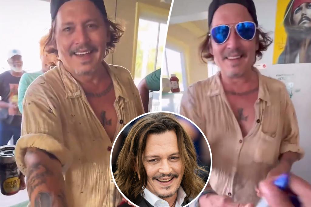 Johnny Depp khoe hàm răng trắng sáng như ngọc trai sau khi hàm răng “mục nát” của anh trở nên lan truyền